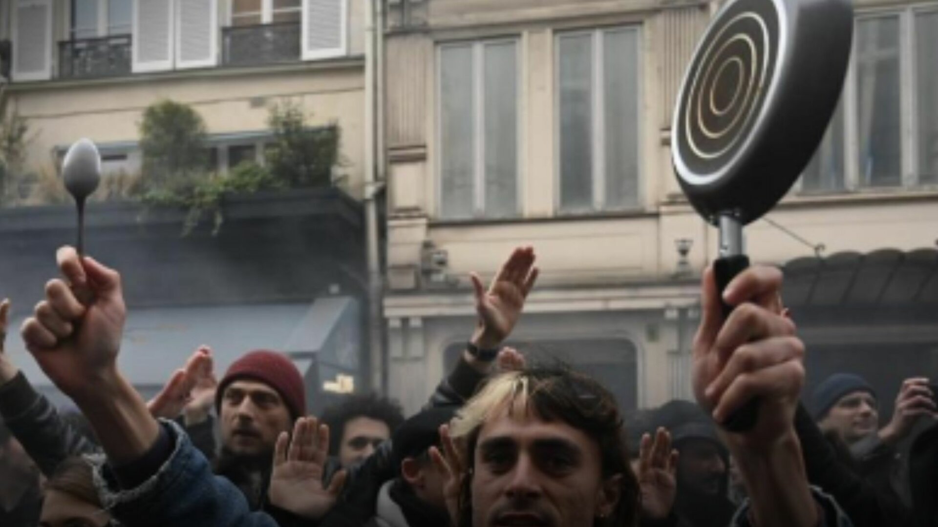 Silencio, nunca: caceroladas contra Macron en las protestas en Francia contra la reforma de las pensiones