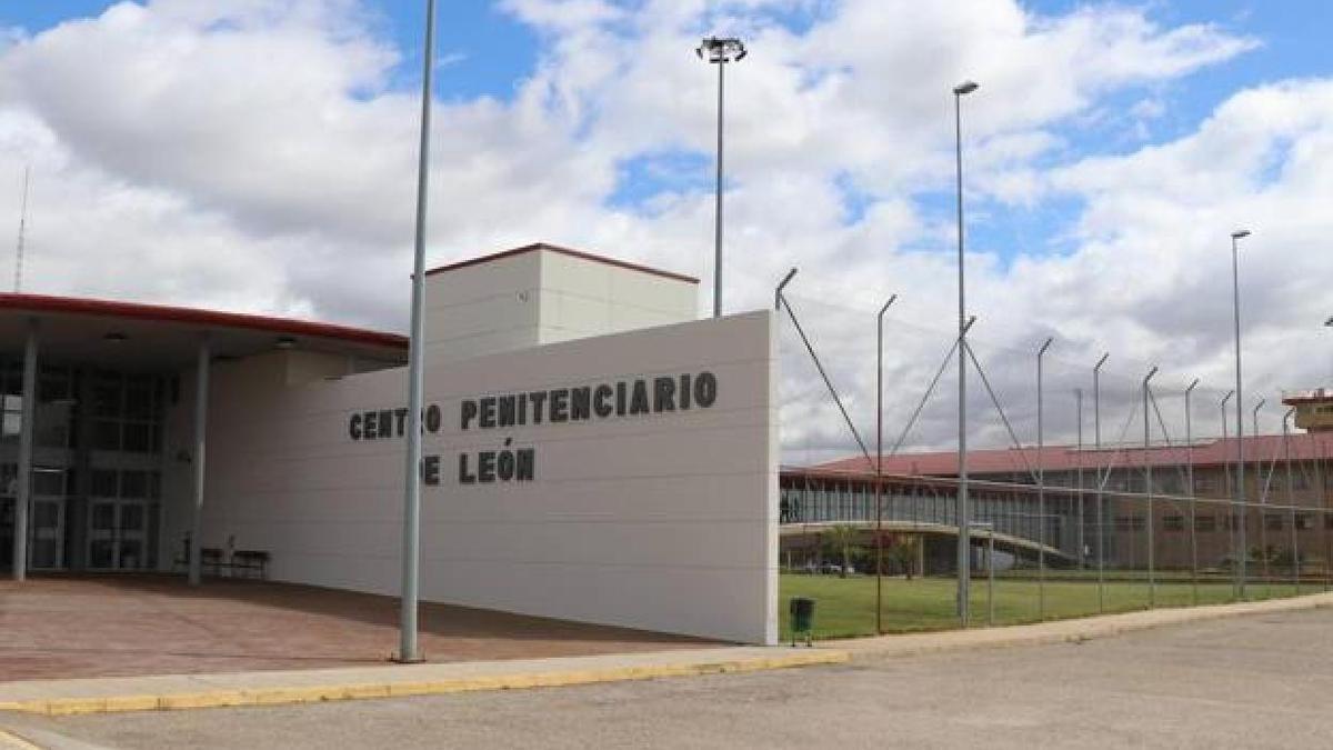 Revuelta en la prisión de León tras el fallecimiento de un interno