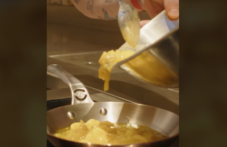 La receta de un chef italiano que desata una guerra entre los amantes de la tortilla de patatas