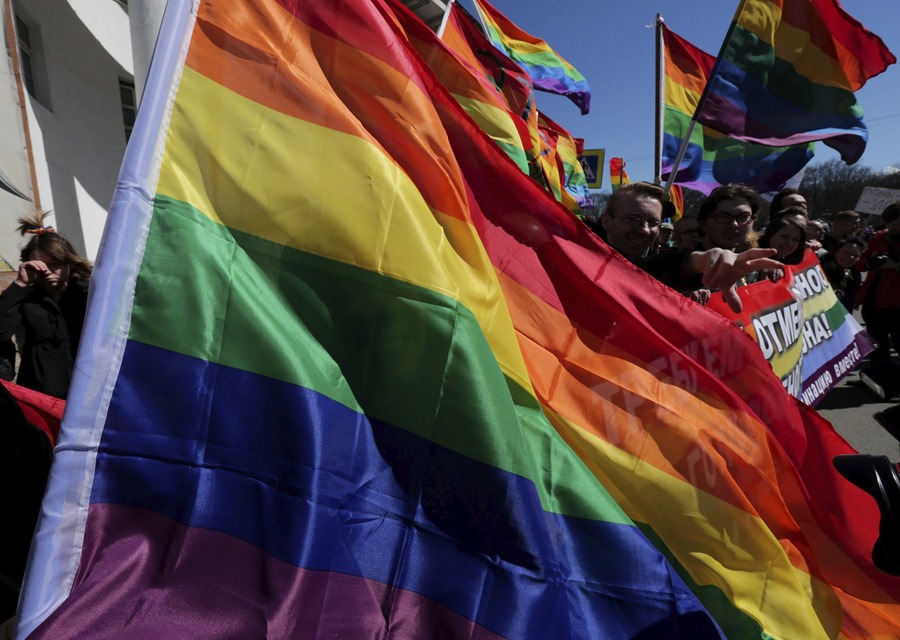 Rusia declara "organización extremista" al movimiento LGBT