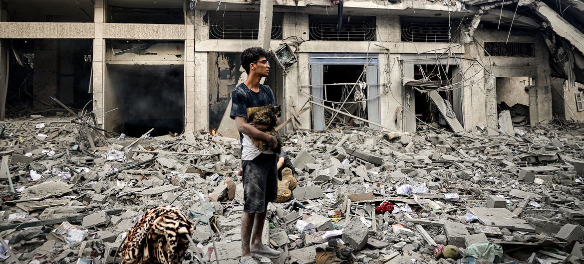 Ya son más de 10.000 niños y niñas asesinados en Gaza, según fuentes oficiales