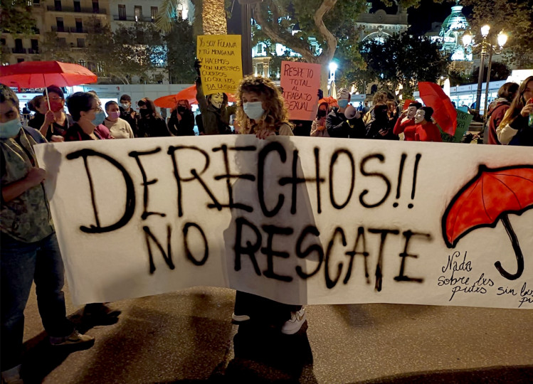 El PSOE y la ley abolicionista de la prostitución: ¿Protección o marginalización para miles de mujeres?