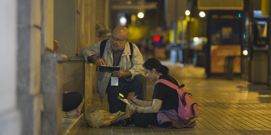 El 'plan Endreça' de Barcelona endurece la vida de las personas sin hogar