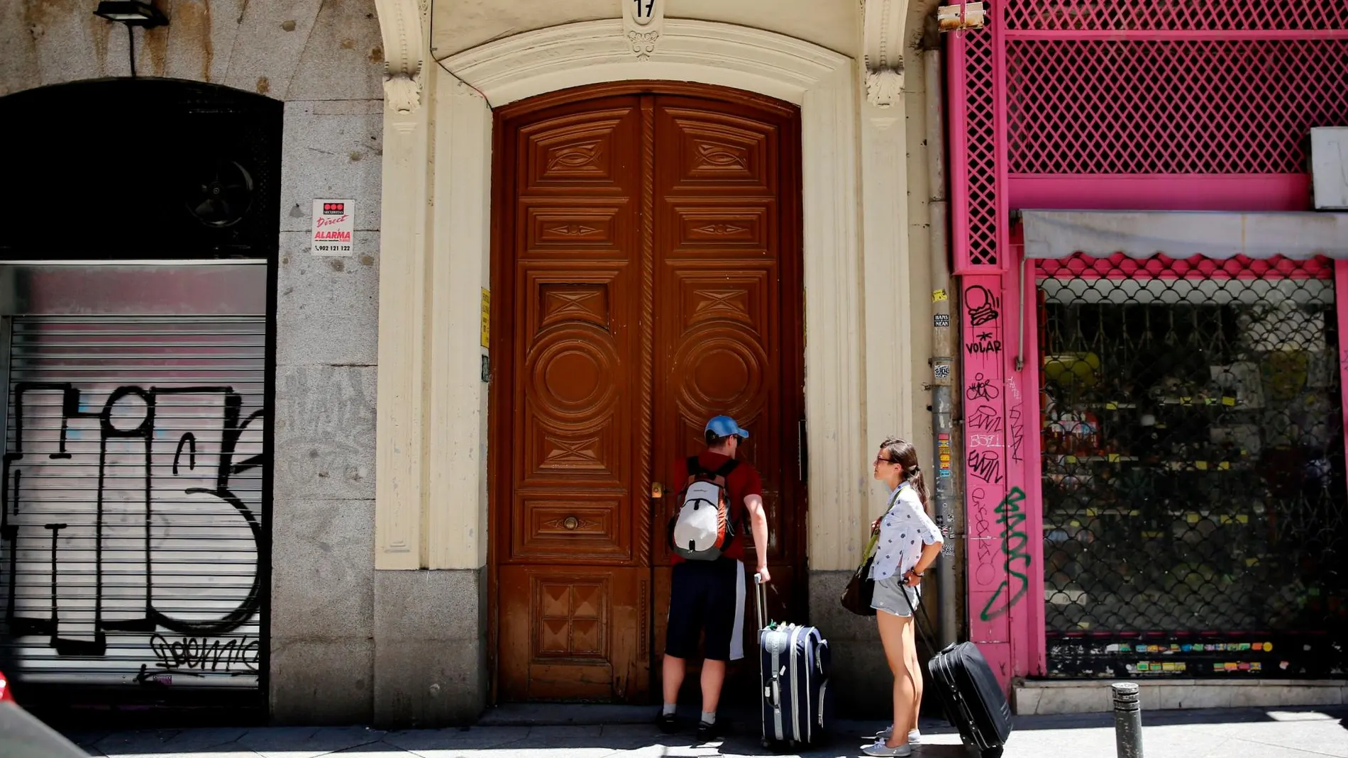 ¡Barcelona colapsada! Crece la indignación en los barrios por la masificación del turismo y los pisos turísticos