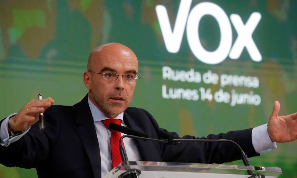 Buxadé de Vox: Sobresueldo de 2.200 euros mensuales mientras ya cobra como europarlamentario